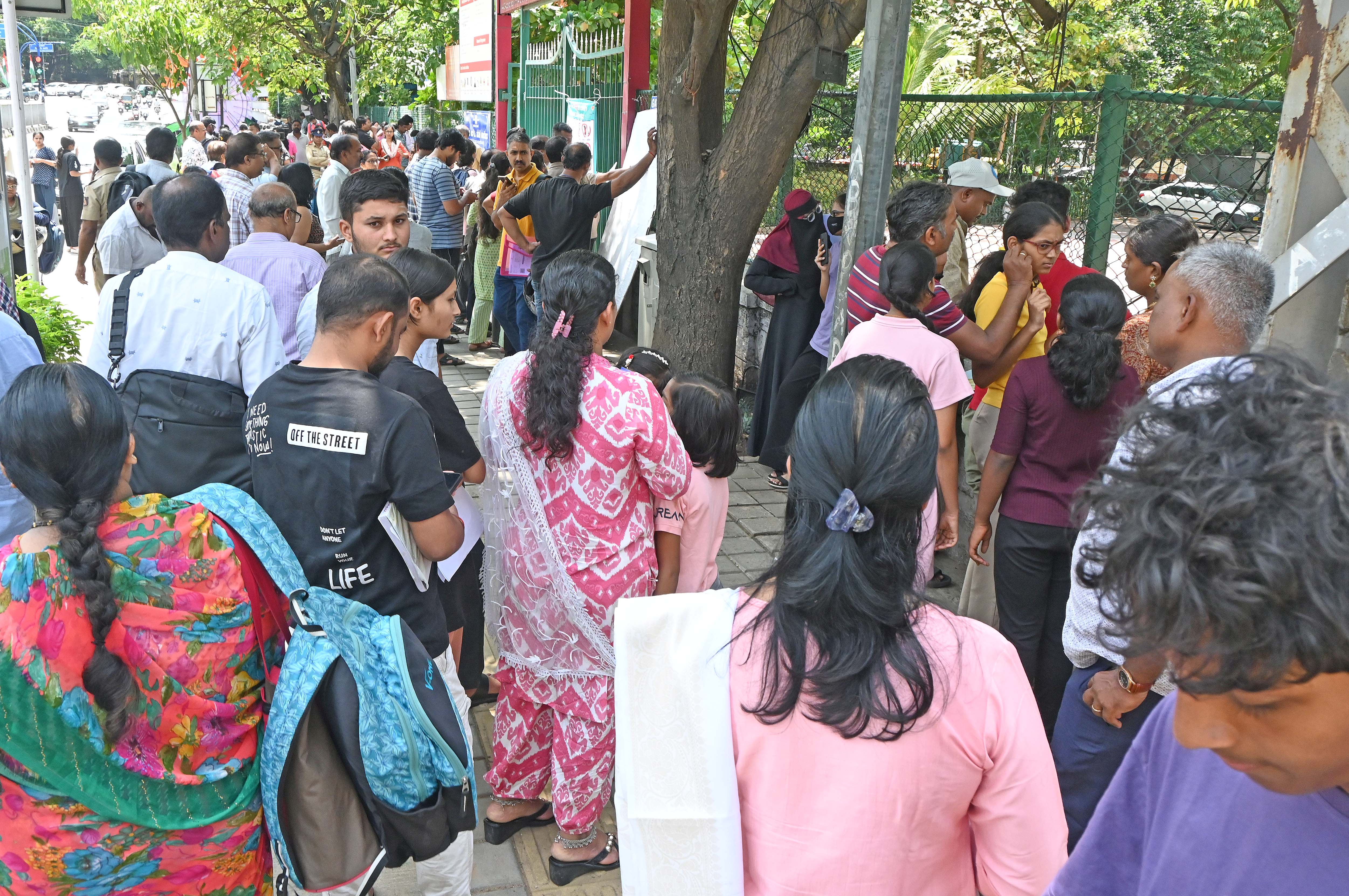 https://www.salarnews.in/public/uploads/images/newsimages/maannewsimage21062026_211619_NEET exam,  (4).jpg